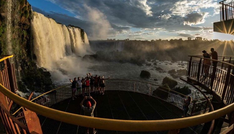 Pôr do Sol nas Cataratas é a nova opção de passeio no Parque Nacional do Iguaçu. Foto: Nilmar Fernando/Urbia Cataratas