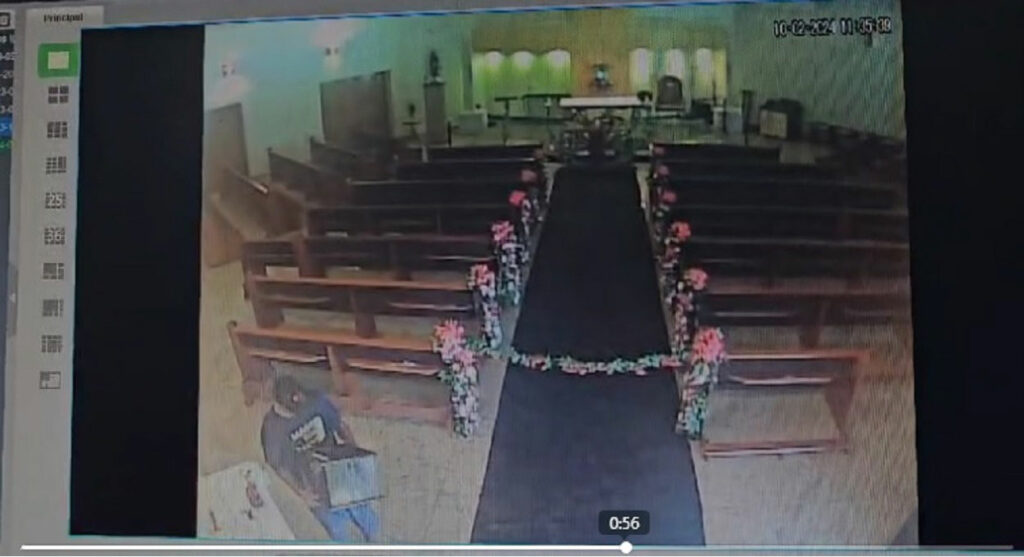 Homem furta caixa de doações na catedral de Foz do Iguaçu