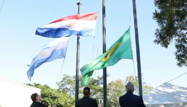 Ato no "Marco Zero" de Ciudad del Este teve a participação de autoridades dos três países da fronteira. Foto: Gentileza/Prefeitura de Ciudad del Este