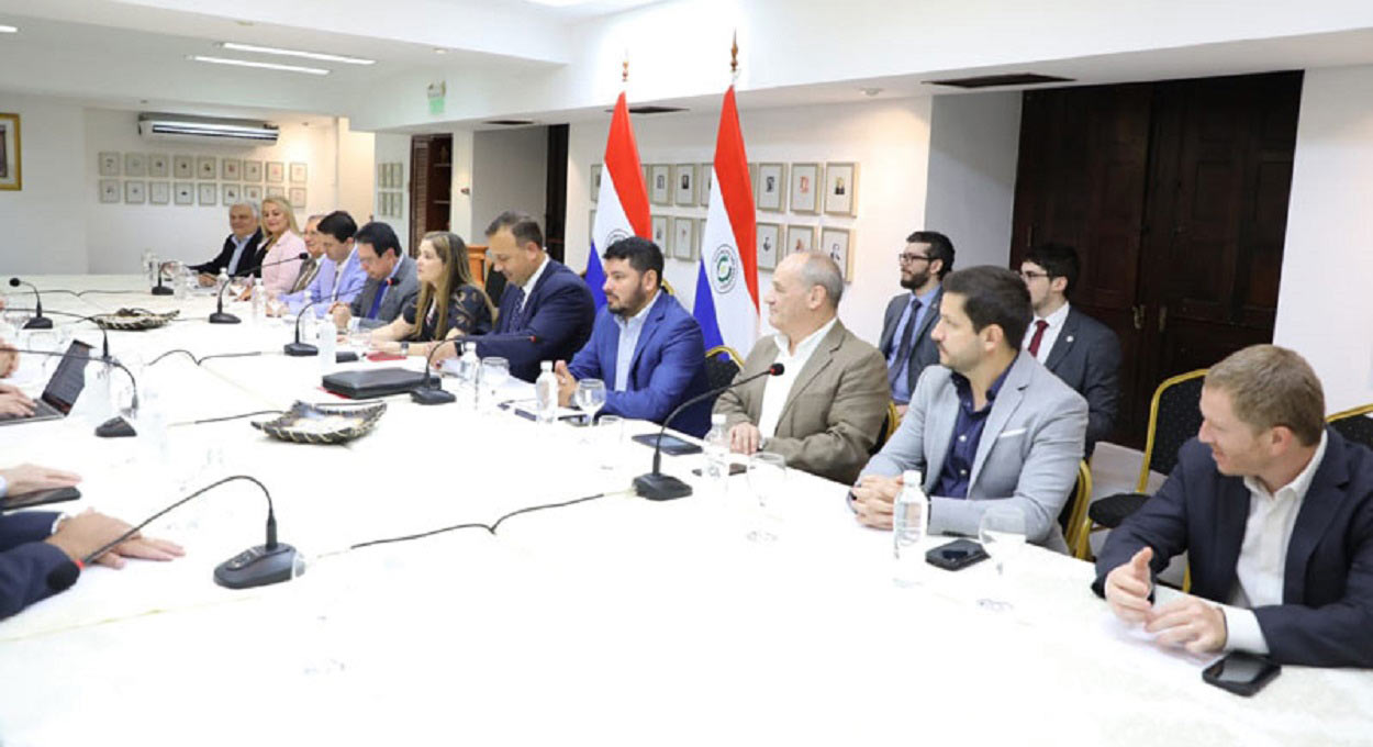 Brasil e Paraguai discutem ampliação do uso da hidrovia