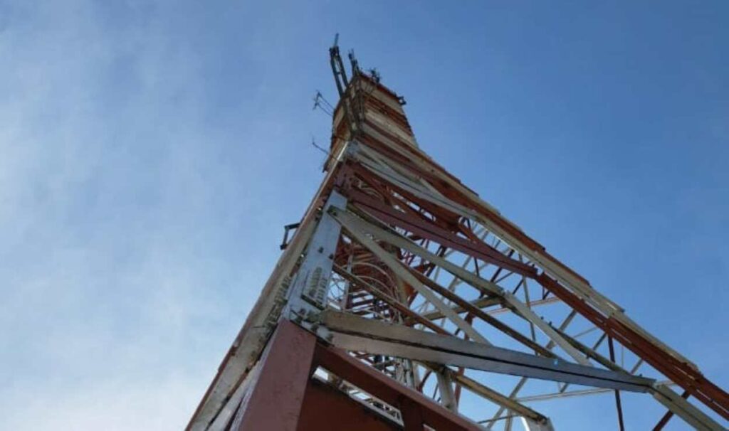 Homem é preso ao furtar fio de antena de telefonia na Vila A em Foz do Iguaçu