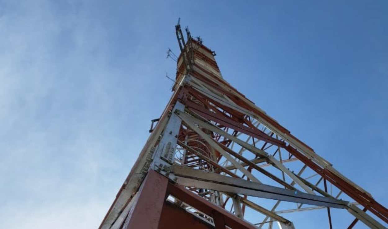 Homem é preso ao furtar fio de antena de telefonia na Vila A em Foz do Iguaçu