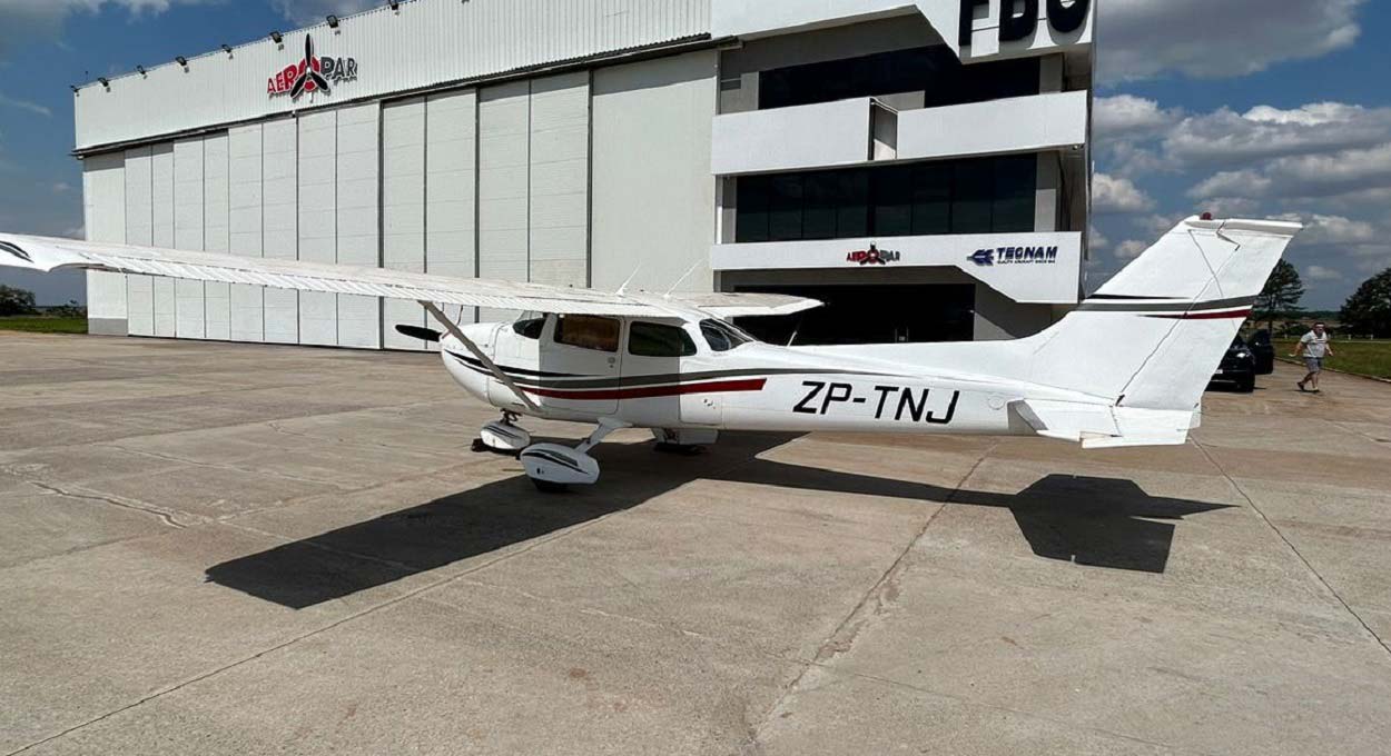 Ladrões roubam avião monomotor em fazenda no Paraguai
