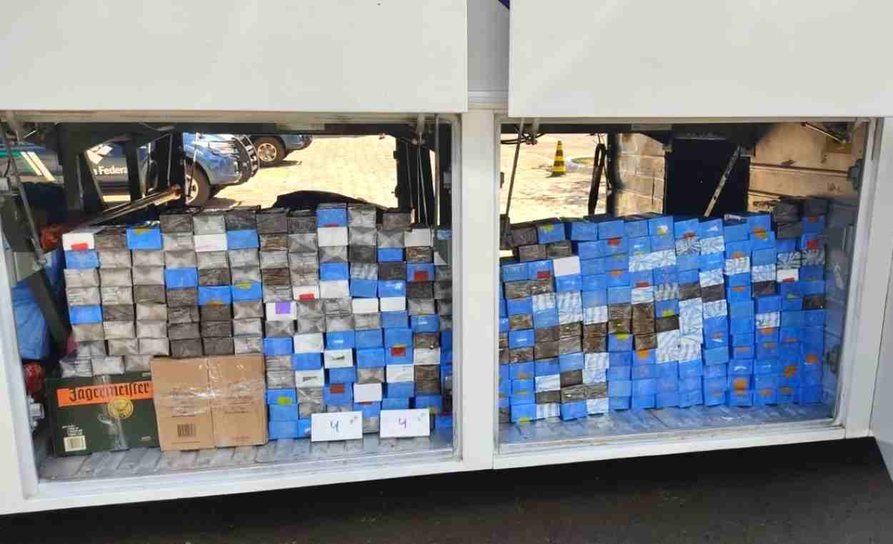 Carga de quase R$ 300 mil em celulares é interceptada na fronteira