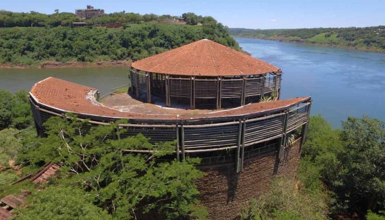 Construção fica localizada no encontro dos rios Iguaçu e Paraná. Foto: Divulgação/Sky Takes