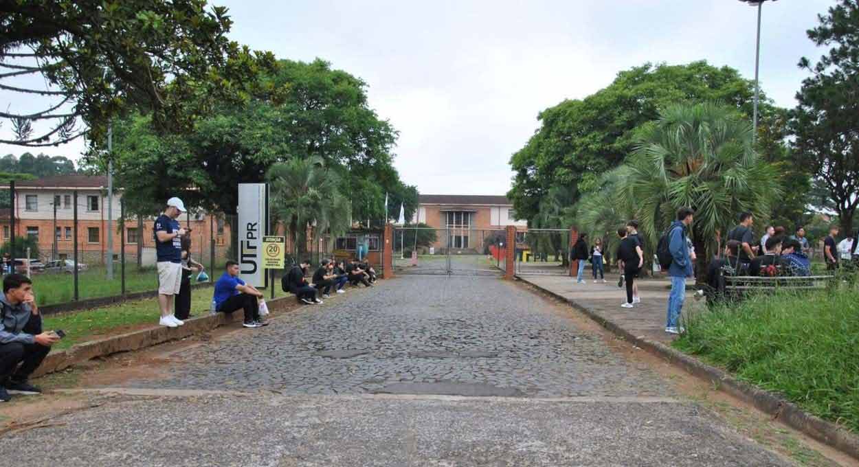 Vestibular de inverno, Vacinação e Pé de meia