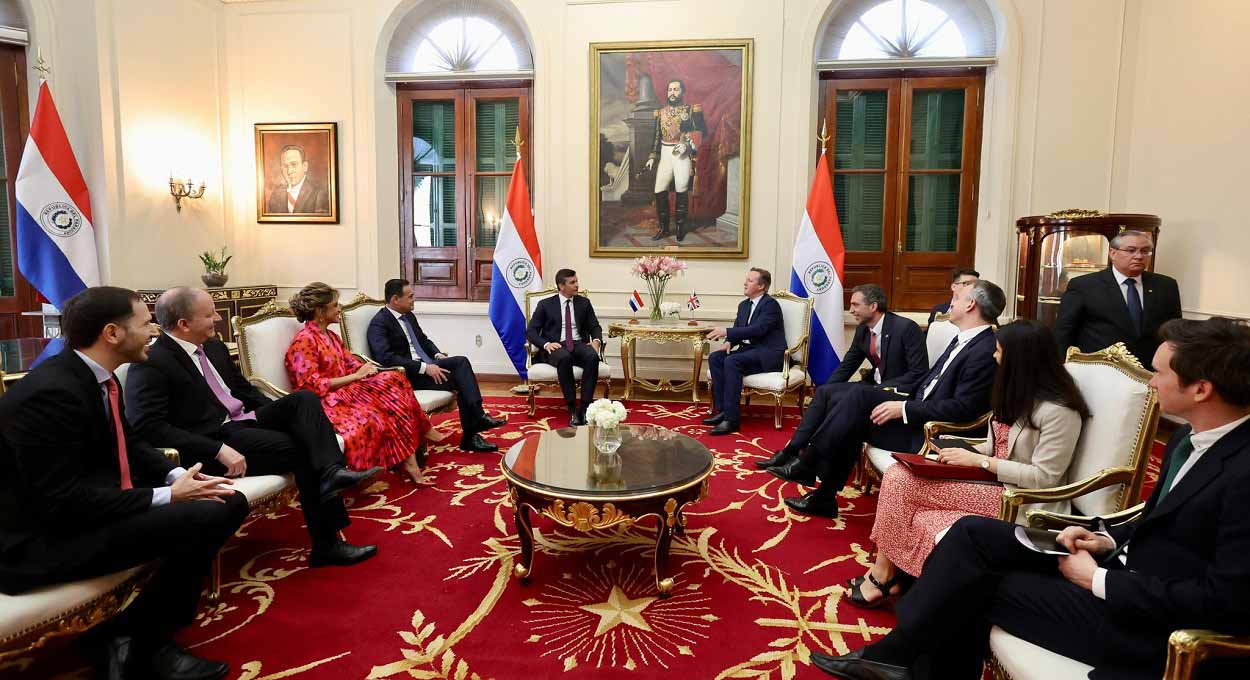 Ministro britânico classifica visita ao Paraguai como histórica