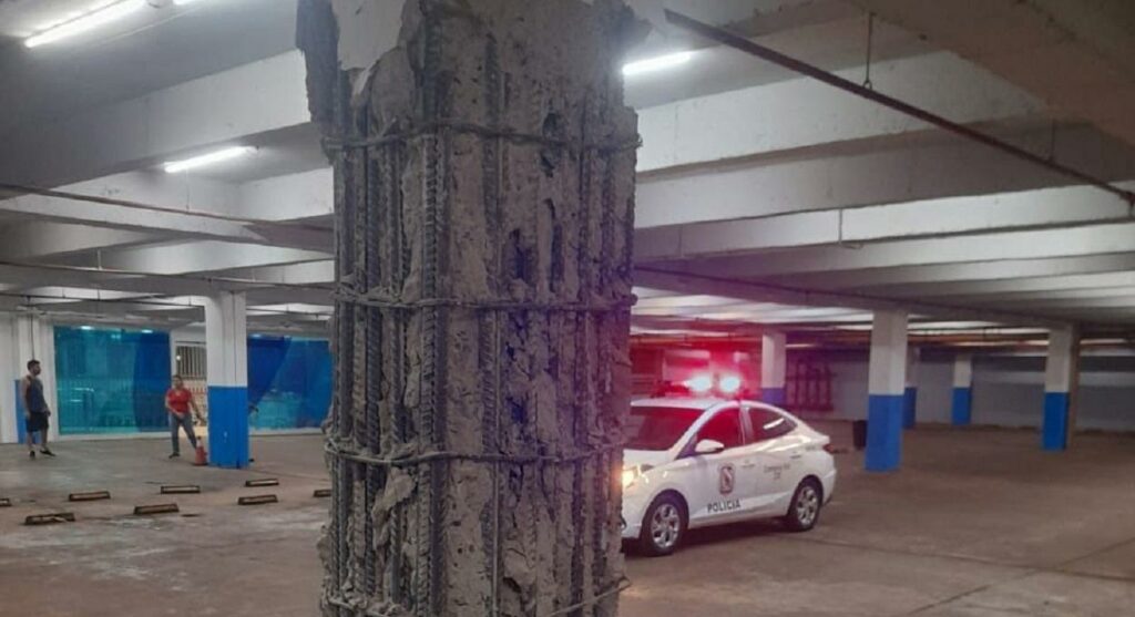 Shopping no Paraguai é interditado após danos em pilar