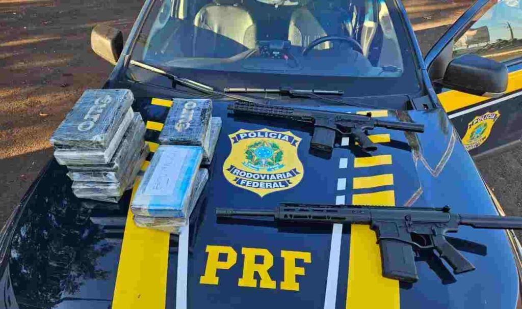 Fuzis e cocaína na BR-277, mais pó no aeroporto: ‘broncas’ de polícia na fronteira