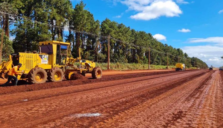 Caminho de terra é um dos principais obstáculos para o uso do porto às margens do lago de Itaipu. Foto: Gentileza/MOPC Paraguai