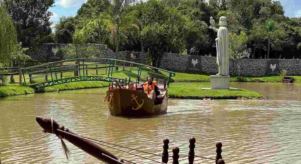 Eco Park lança passeio de pedalinho em Foz do Iguaçu