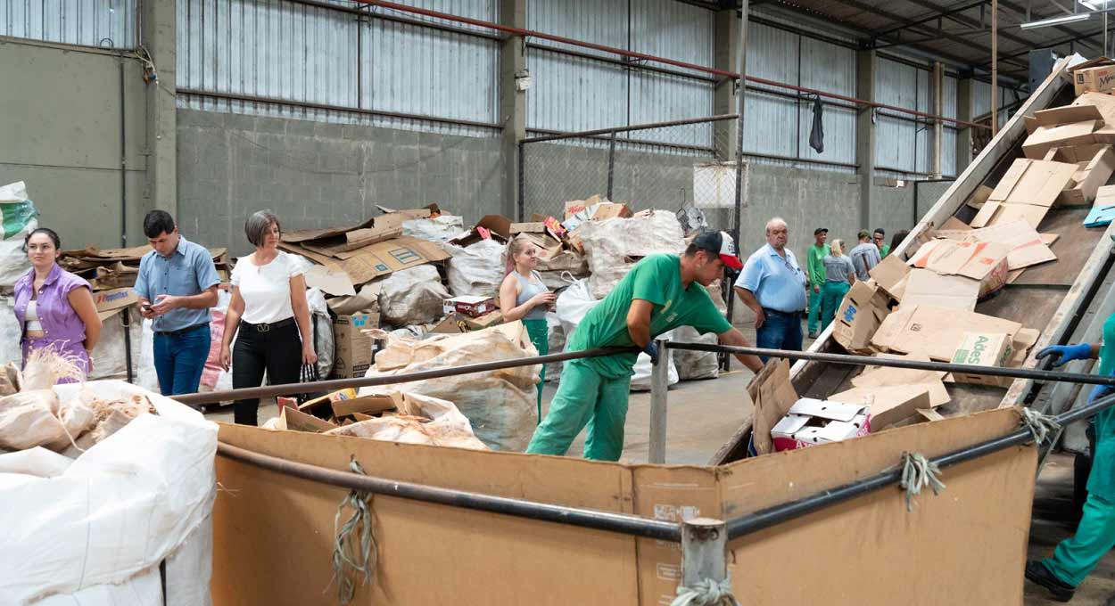 Itaipu anuncia R$ 118,6 milhões para expandir reciclagem no Paraná