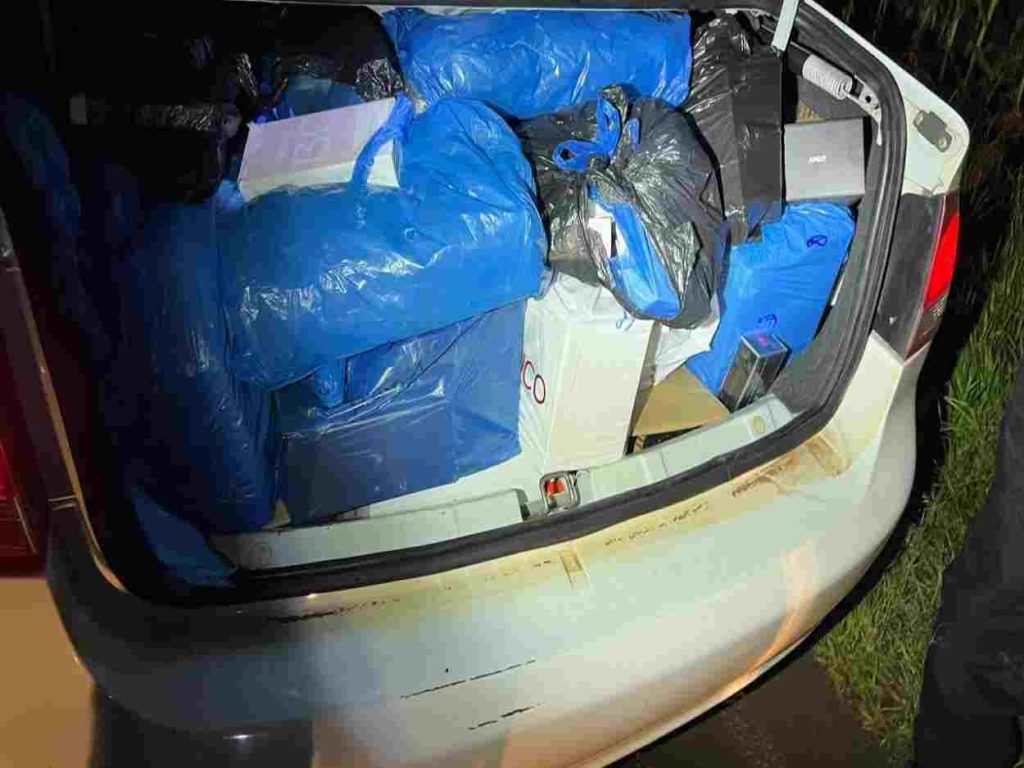 Receita Federal retém quatro carros com mais de R$ 100 mil em eletrônicos na fronteira