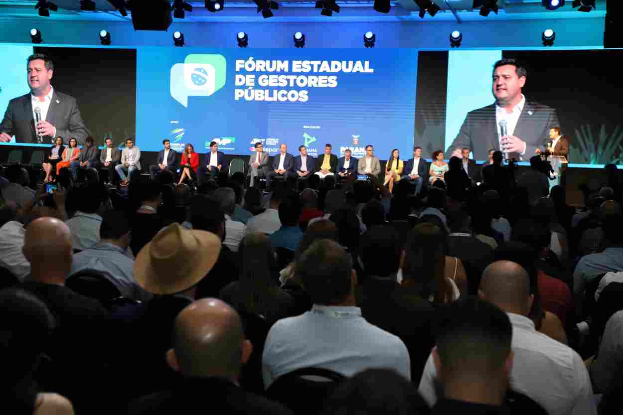 Planejamento e crescimento andam juntos, afirma governador em Foz do Iguaçu