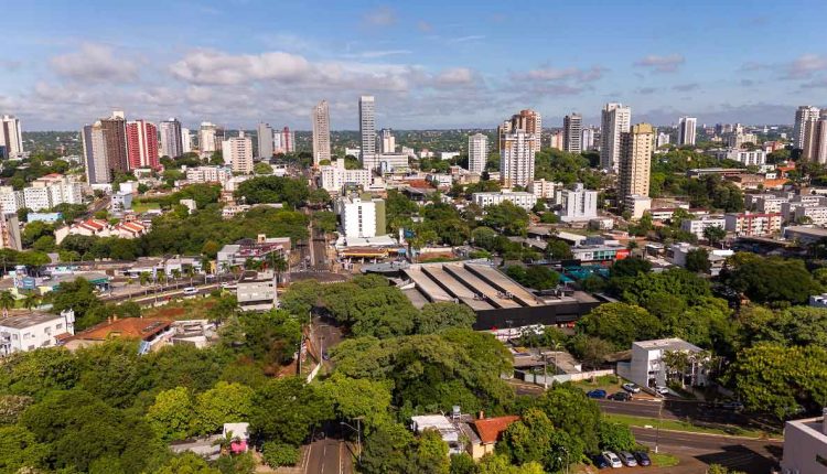 Região central de Foz do Iguaçu, com a baixada do Boicy em primeiro plano. Foto: Marcos Labanca/H2FOZ