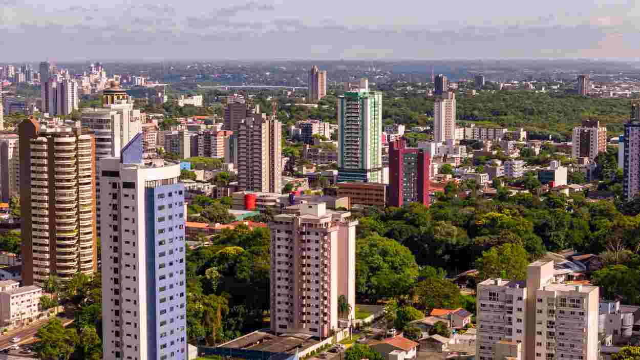 De professor a repositor, Foz do Iguaçu oferta mais de 200 vagas de emprego