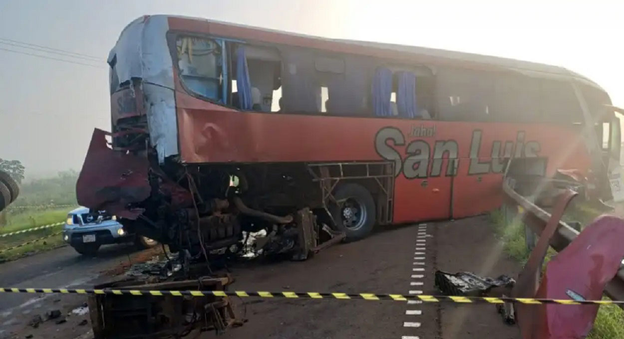Acidente com ônibus que partiu da fronteira deixa três mortos no Paraguai