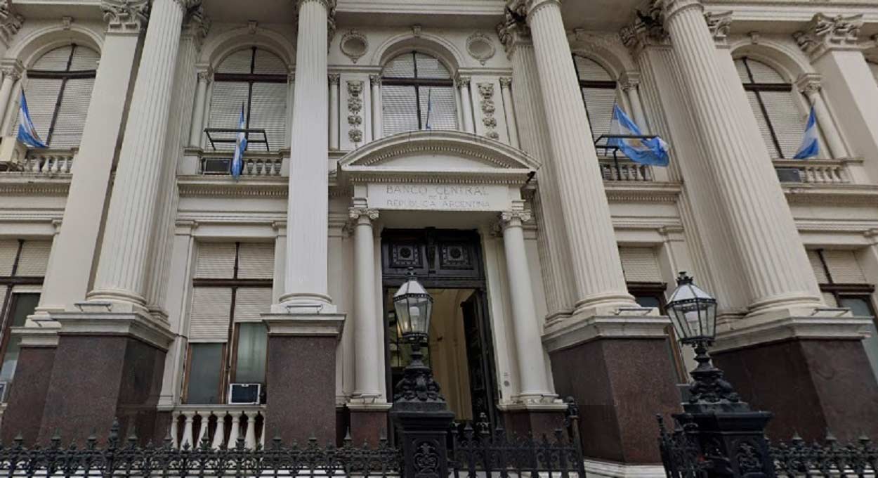 Inflação na Argentina cai em fevereiro, mas sobe no interanual