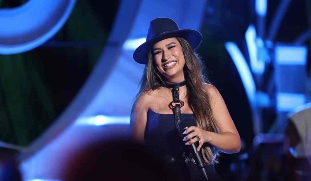 Fespop celebra ‘coleguinha’ Simone Mendes no palco do festival