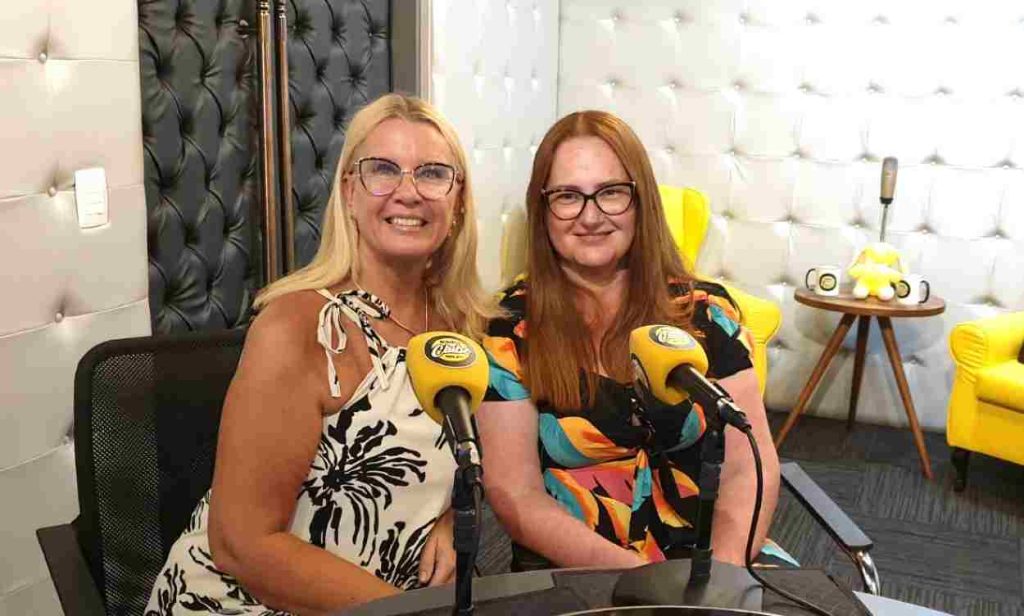 Feira de artesanato reúne 45 expositores em shopping de Foz do Iguaçu