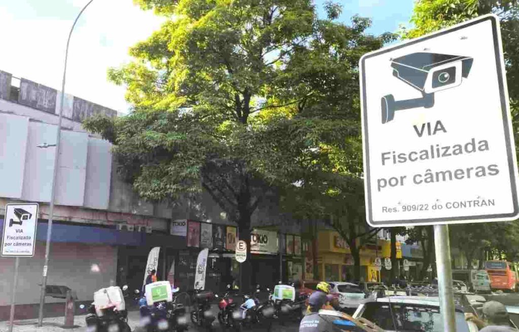 Foztrans adota sistema de câmeras para fiscalizar trânsito 24 horas