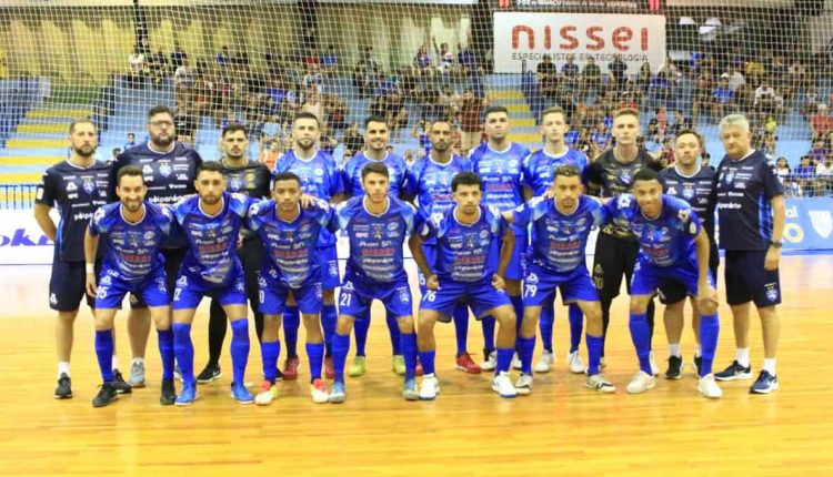 Equipe escalada para o jogo de estreia no estadual, na semana passada, contra o MEC Futsal. Foto: Abel da Banca/Foz Cataratas Futsal