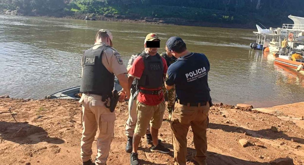 Paraguai expulsa argentino com mandado internacional de captura