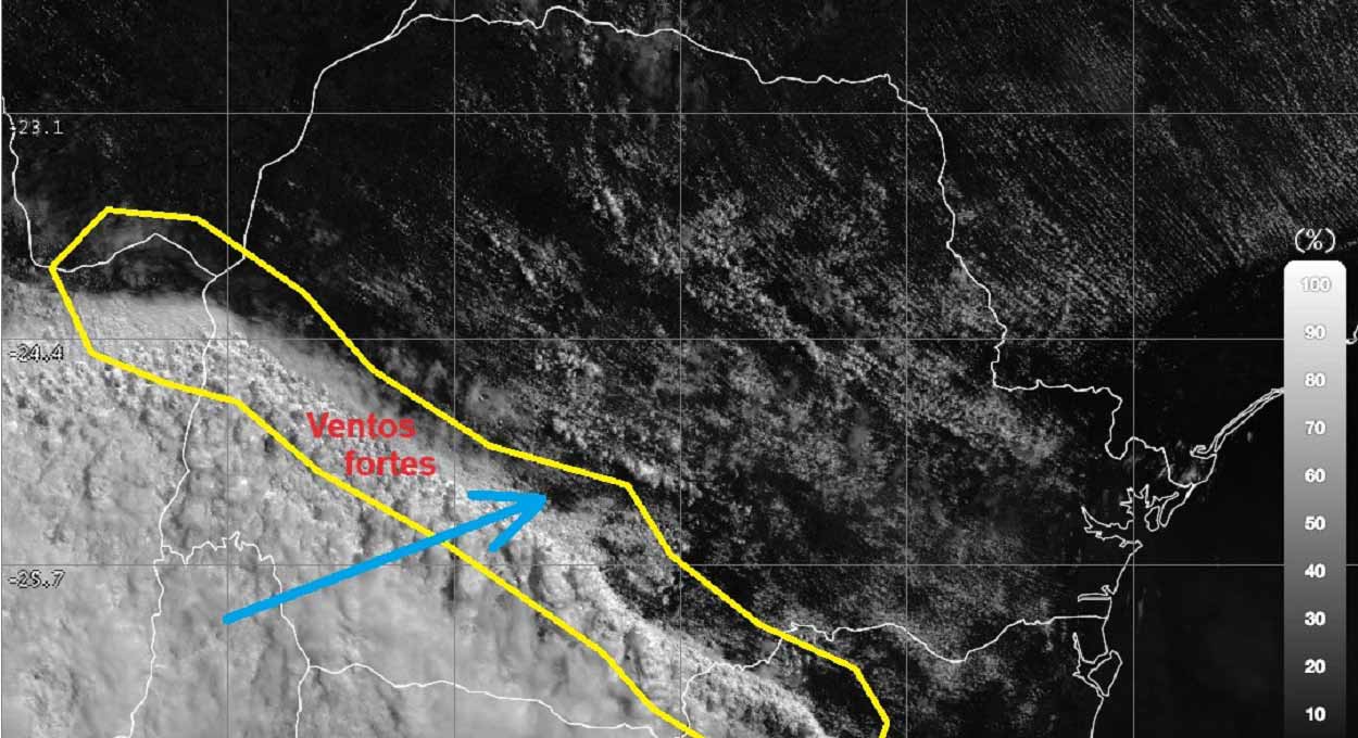 Temporal provoca falta de energia e água em Foz do Iguaçu e região