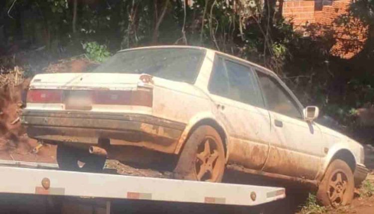 carro abandonado