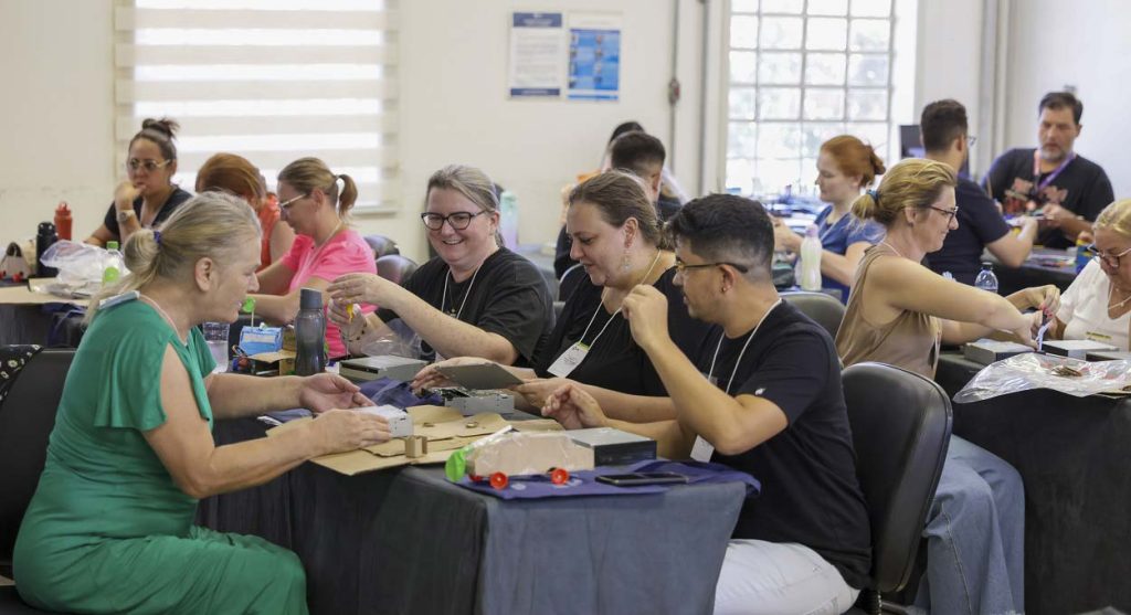 Professores de Foz e região terão curso de robótica sustentável