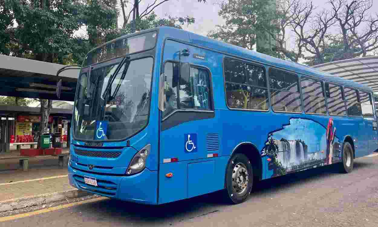 Ônibus em Foz do Iguaçu recebem cartões de crédito e débito para passagem