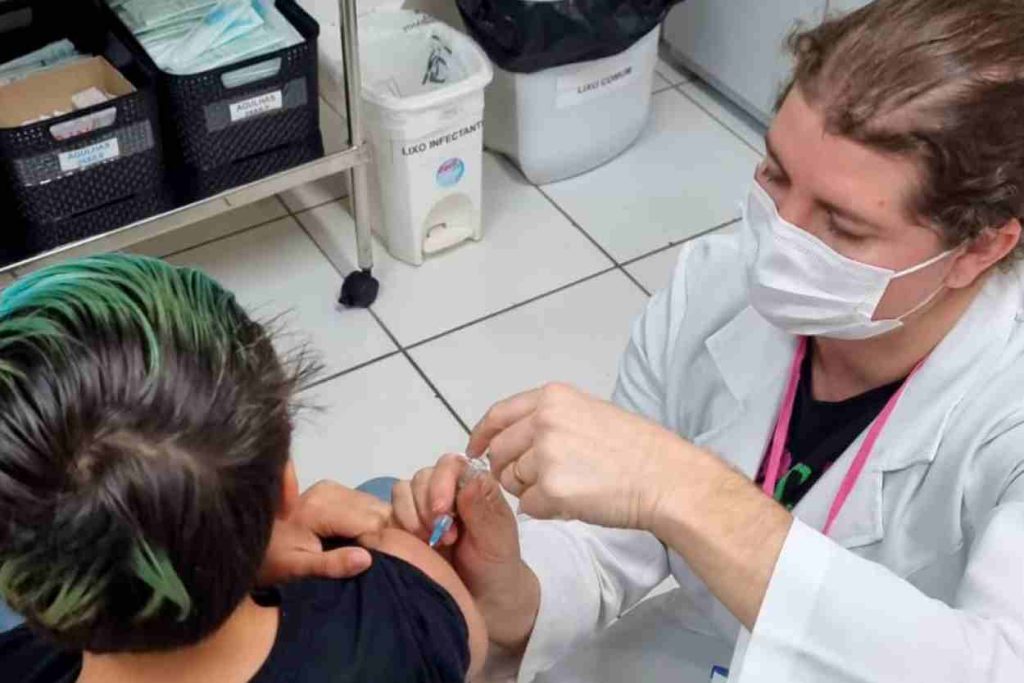Paraná lança campanha de vacinação nas escolas públicas e privadas