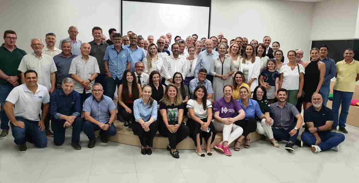 Danilo Vendruscolo é reeleito presidente da ACIFI em gestão de 83 dirigentes