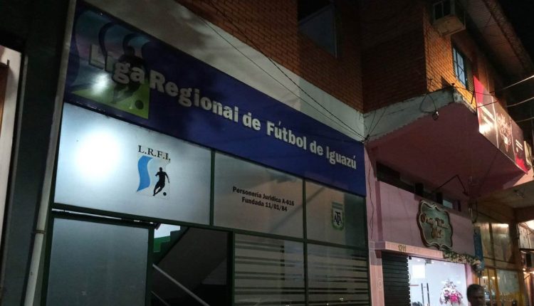 Liga Regional de Futebol de Iguazú recebeu um dos pré-arbitrais da competição. Foto: Gentileza/Federação de Futebol de Misiones