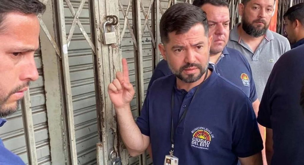 Tentativa de fechamento de loja gera confusão em Ciudad del Este