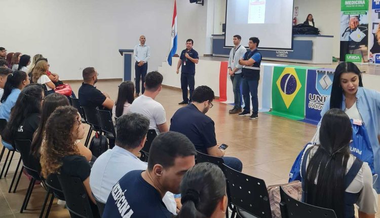 Trabalho foi previamente divulgado nas instituições de ensino com maioria de estudantes estrangeiros. Foto: Gentileza/Direção Geral de Migrações