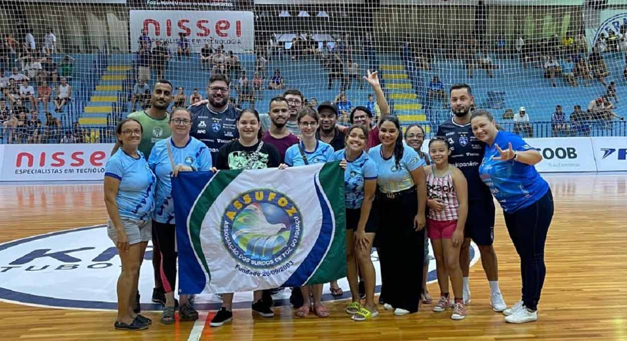 Associação dos Surdos de Foz do Iguaçu celebra conquistas no futsal