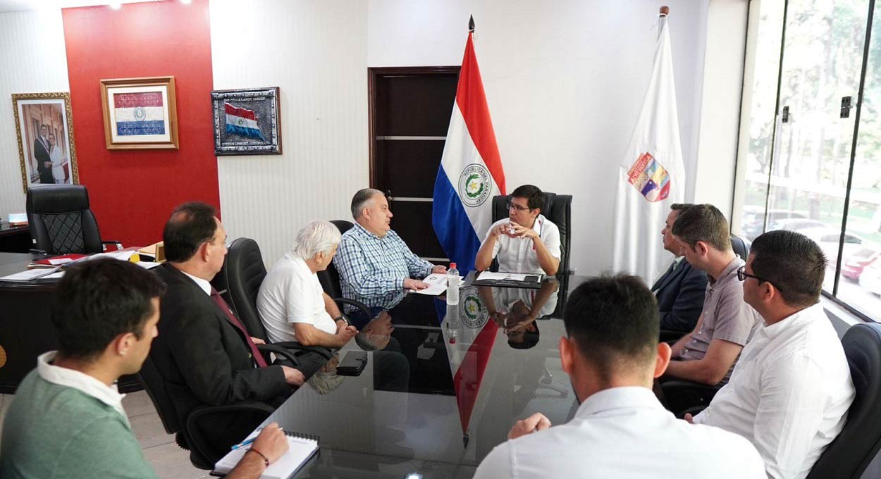 Investidores brasileiros avaliam fábrica no lado paraguaio da fronteira