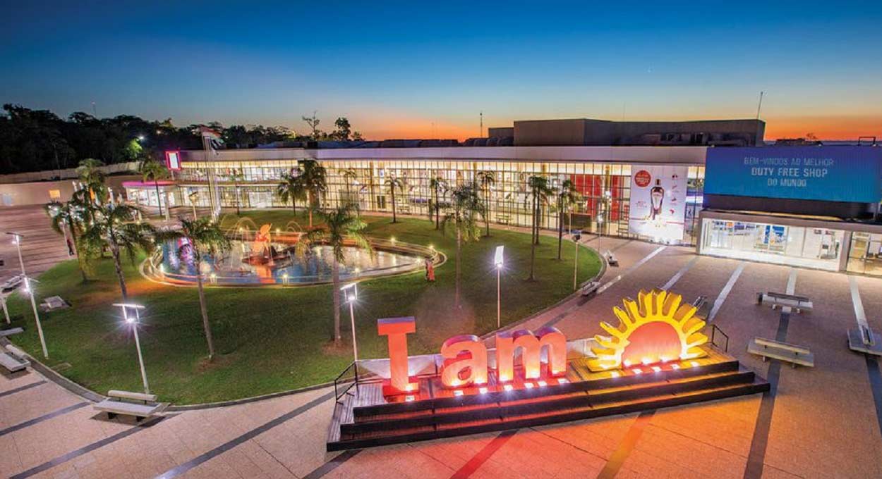 Centro comercial fica metros antes da aduana argentina da Ponte Tancredo Neves, sem necessidade de entrar na fila.