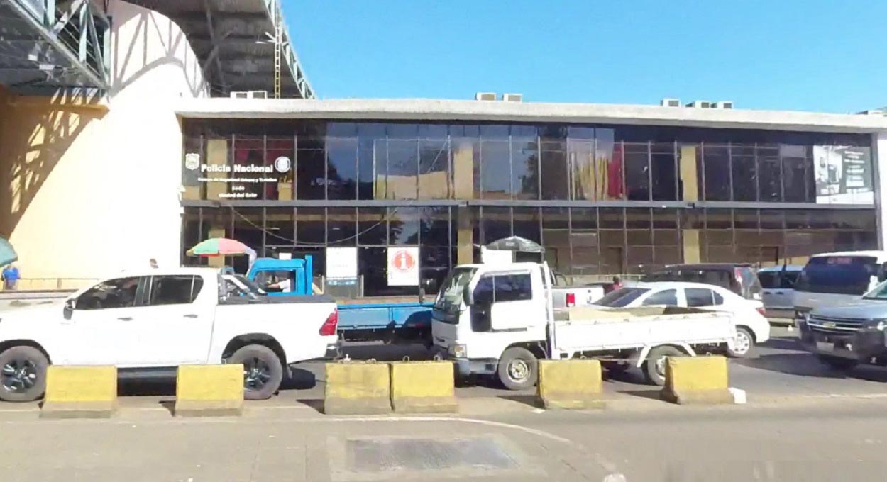 Escritório da Polícia Turística na aduana de Ciudad del Este, pista de sentido Brasil. Imagem: Ivan 360 Graus/Google Street View