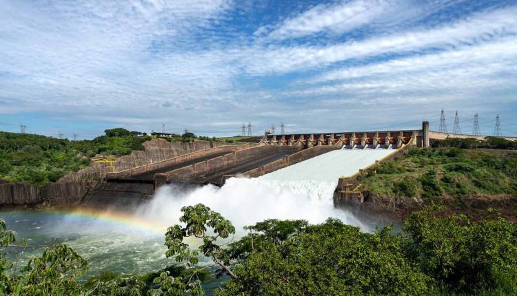 Dos 21 mil inscritos, pouco mais de 15 mil compareceram para a realização das provas escritas. Foto: Rubens Fraulini/Itaipu Binacional