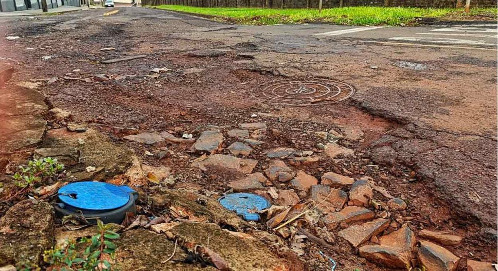 Leitor do H2FOZ reclama de buracos na região da KLP em Foz do Iguaçu