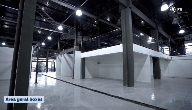 Espaço foi subdividido em 54 boxes, sendo 42 comerciais e 12 de uso social. Imagem: Reprodução/PTI