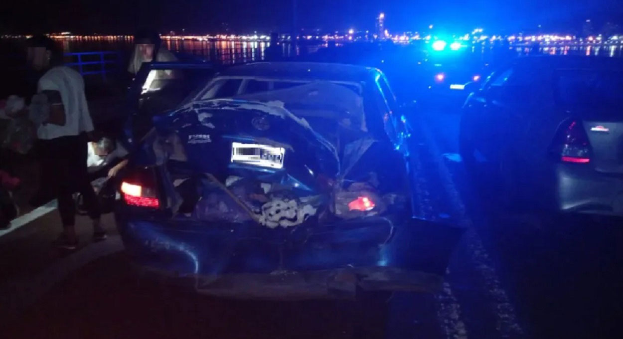 Batida entre quatro carros bloqueia trânsito em ponte da fronteira