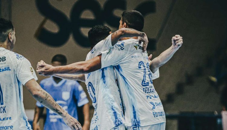 Time de Foz do Iguaçu teve mais posse, finalizou mais e controlou a partida. Foto: Mateus Dutra/Brasília Futsal