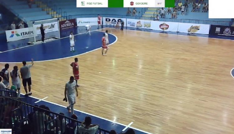 Jogo foi alucinante, com chances criadas dos dois lados. Imagem: Reprodução/Foz Futsal