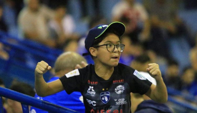 Último jogo em casa na LNF, contra o Joinville, teve mais de dois mil torcedores no ginásio. Foto: Abel da Banca/Foz Cataratas Futsal