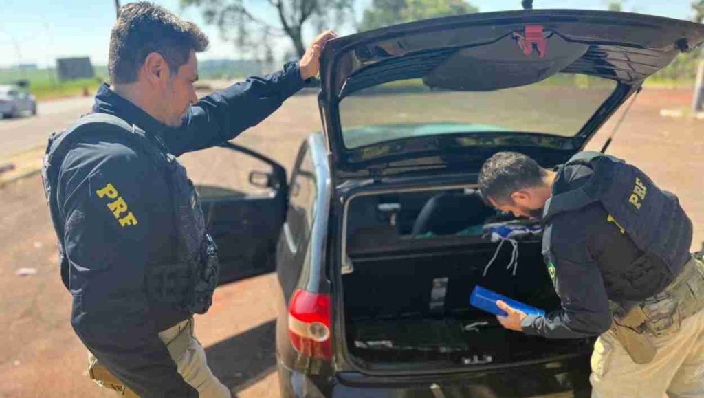 PRF intercepta 10 coletes balísticos e meia tonelada de droga na fronteira
