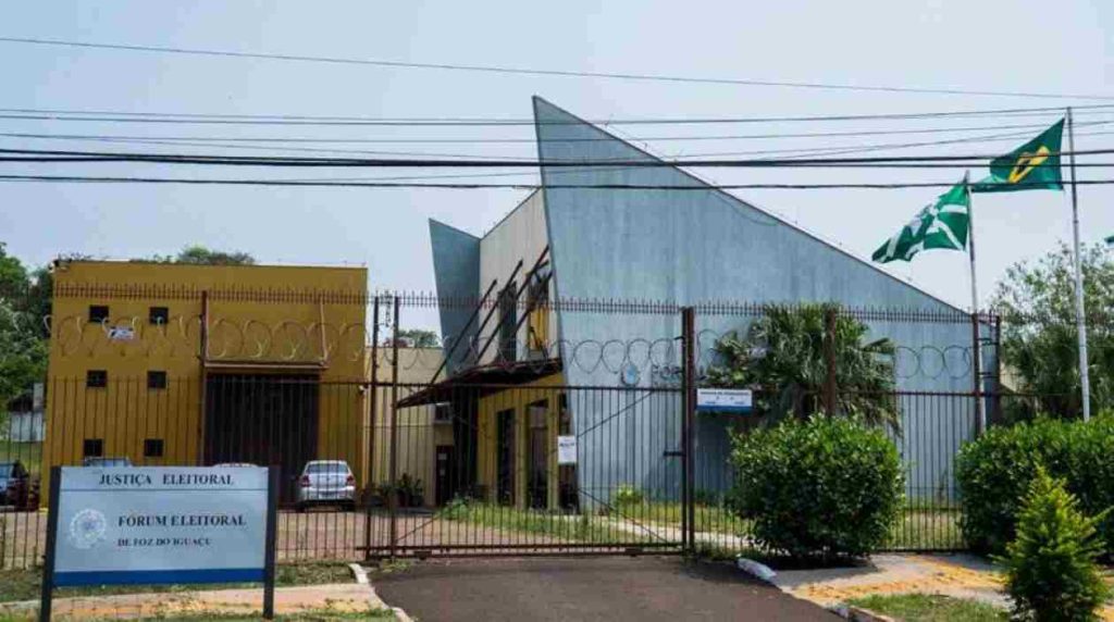 Morador pode tirar ou regularizar título neste fim de semana em Foz do Iguaçu