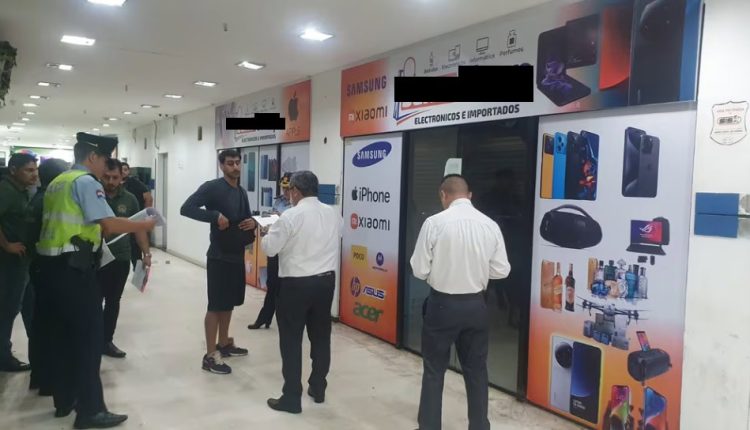 Loja fica no interior de uma galeria comercial na esquina da Avenida Adrián Jara com a Rua Regimiento Piribebuy. Foto: Gentileza/Escritório Municipal de Defesa do Consumidor